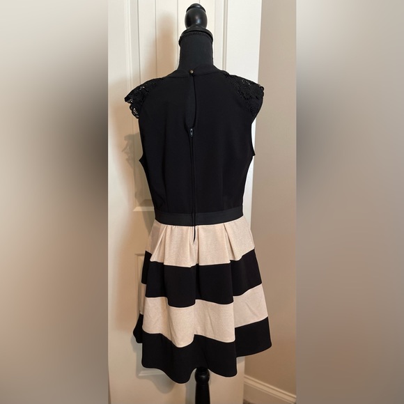 Sleeveless Dress - Picture 2 of 7